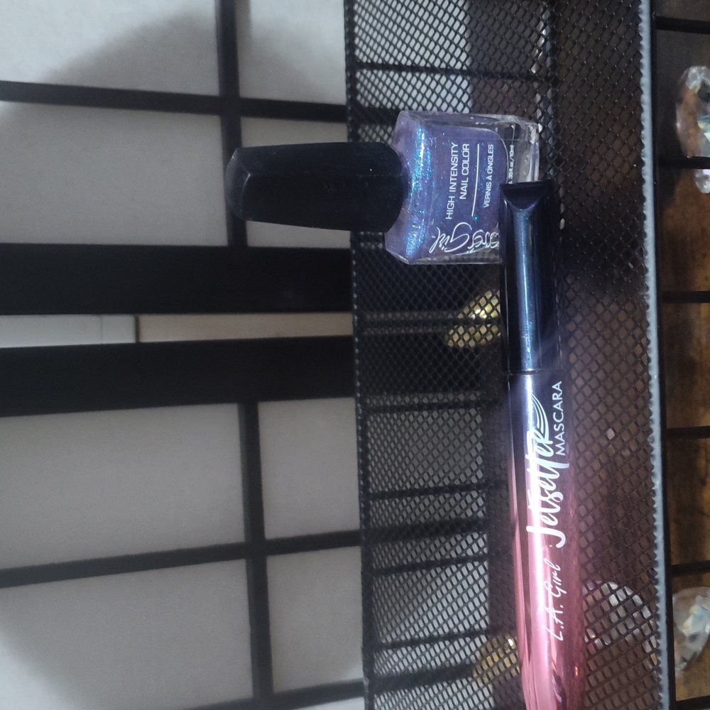 Makeup bundle - Picture 3 of 4